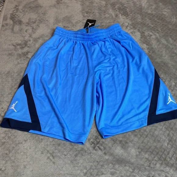 Jordan Basketball Shorts - Size XL - 724828 413 - Picture 3 of 6